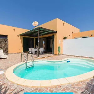 https://mahostly-casa-serena.in-canary-islands.com